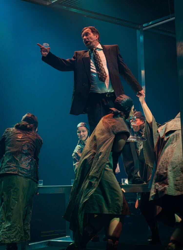 „Cienie” – musical, który zostaje z widzem na długo 4 577061558 1223870439839704 3978760930065687790 n